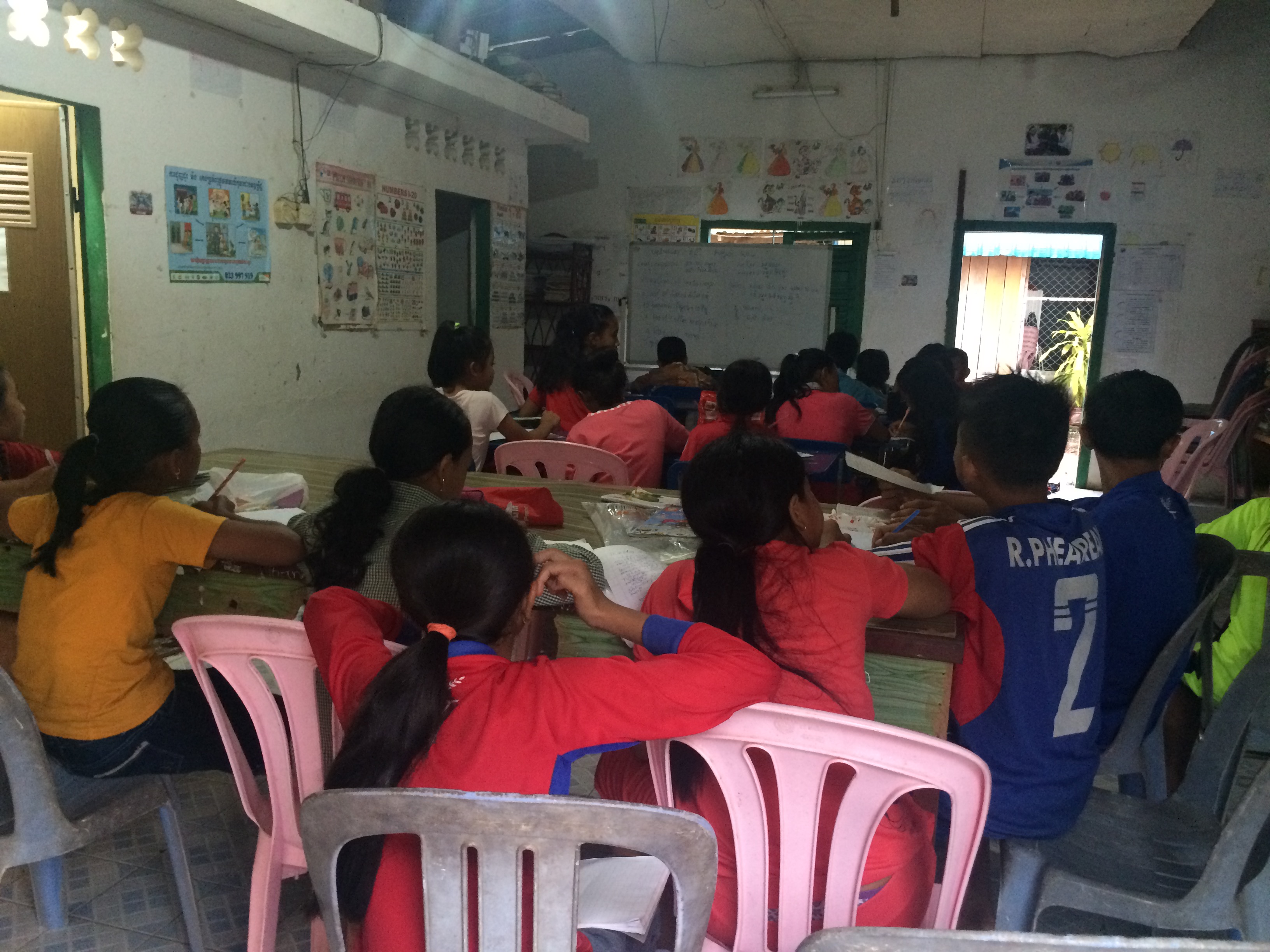 Children study english at ccpcr